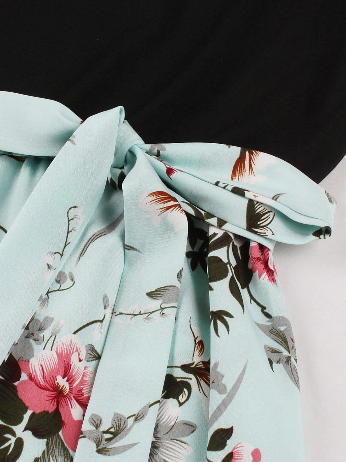 New Chinese style dress set for women's fashion, mid to long style, with a slimming and printed skirt