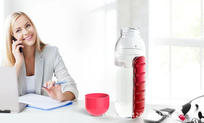 Portable plastic medicine bottle 2-in-1 outdoor capsule cup large-capacity creative medicine bottle